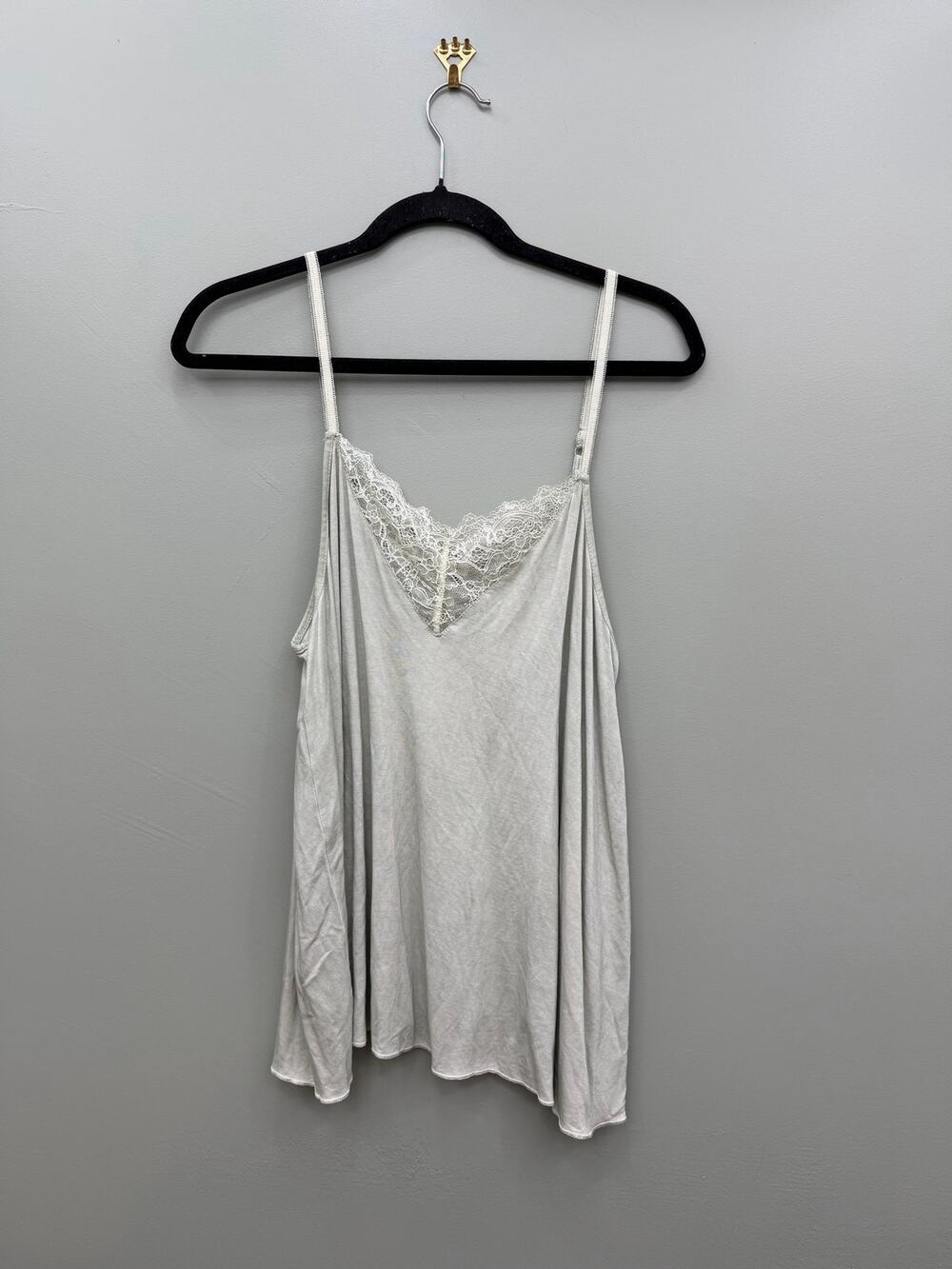 POL Lace Trim Flowy Swing Cami Tank Top Sage Gray Size Small